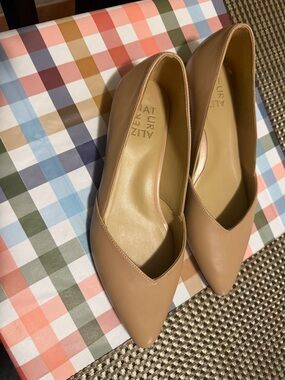 Naturalizer Women's Tan Pointed-Toe Flats